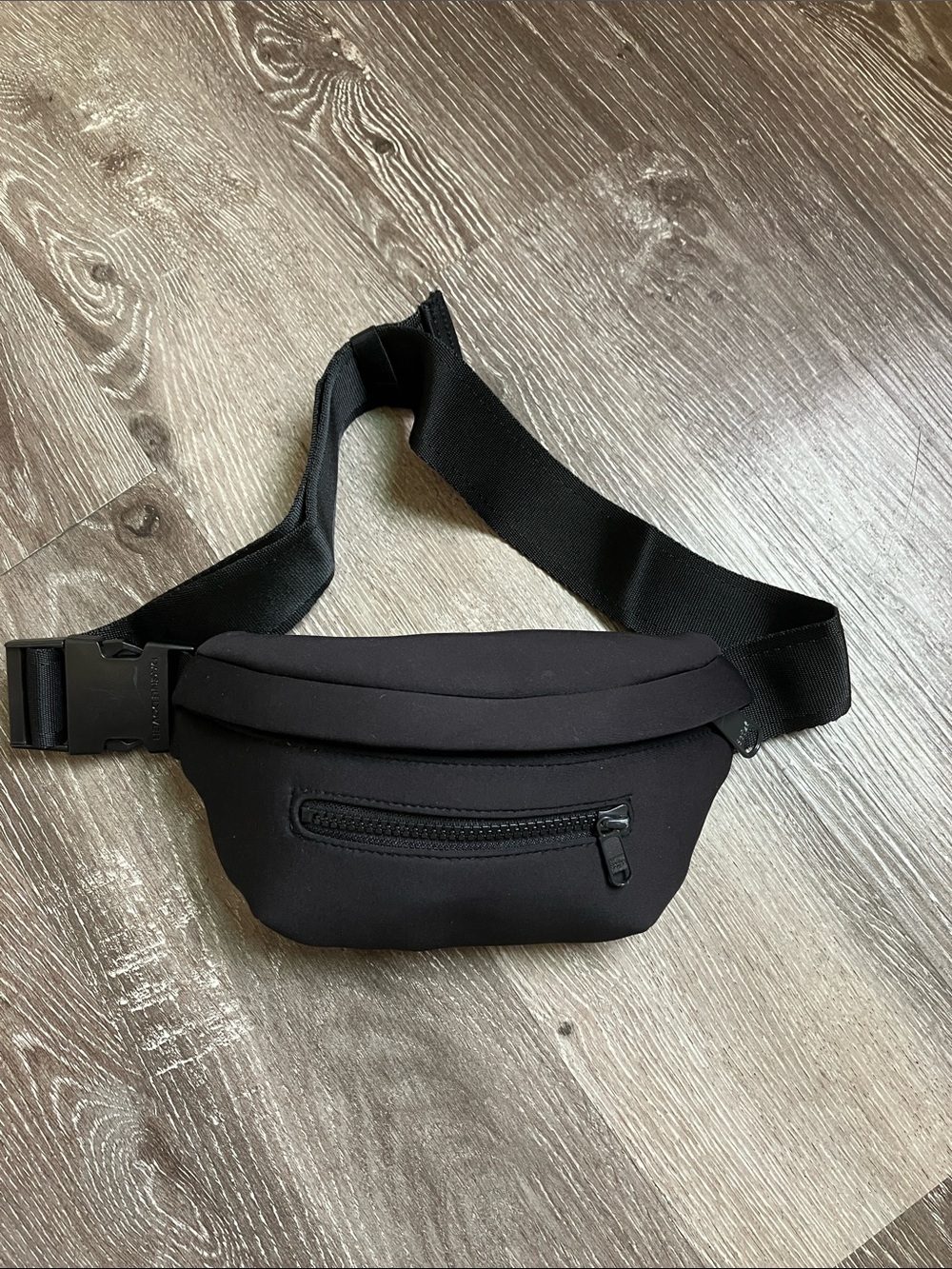 DAGNE DOVER ACE NEOPRENE FANNY PACK